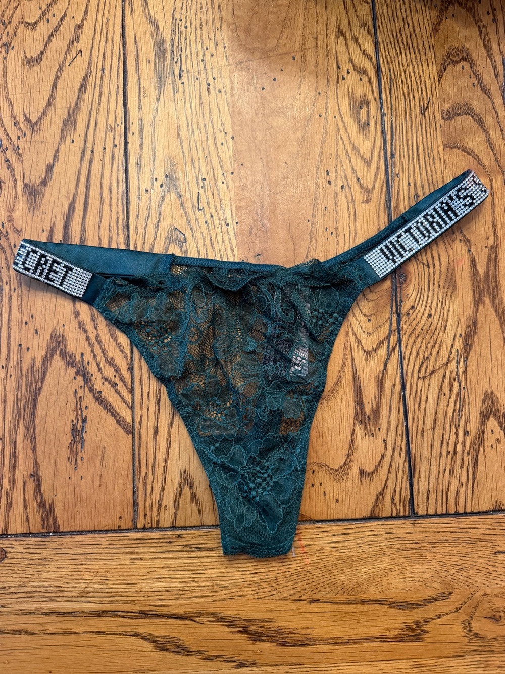 Victoria's Secret Green Lace Thong with Branded Rhinestone Waistband Sz M